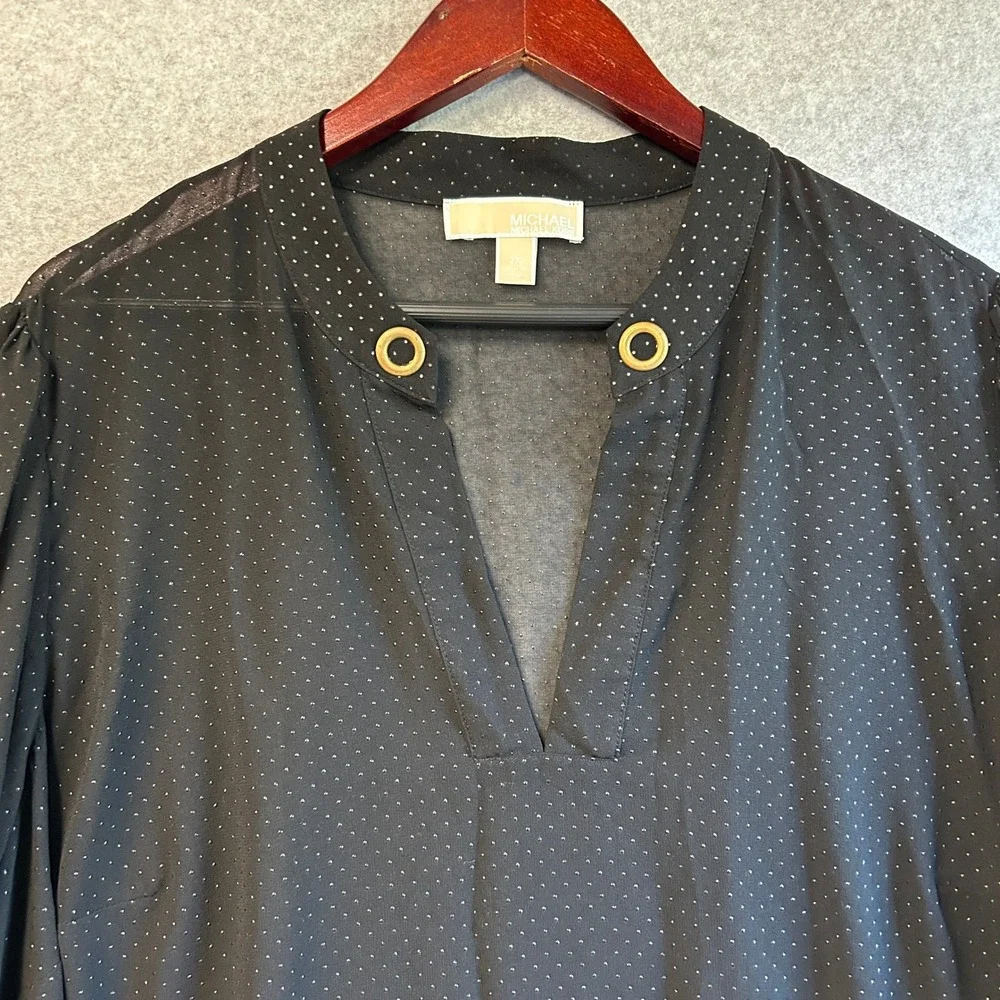 Michael Kors Size 2X Black Dot Sheer Blouse Top Gold Metallic‎ Grommet